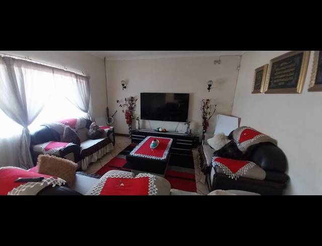 3 BEDROOM HOUSE FOR SALE IN KENSINGTON